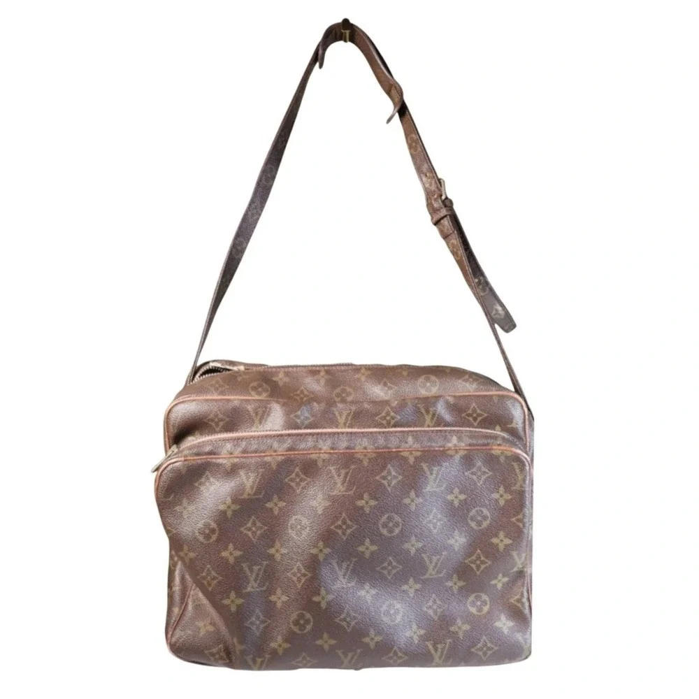 Louis Vuitton Vintage is Nile Crossbody Shoulder Bag Monogram Leather Brown